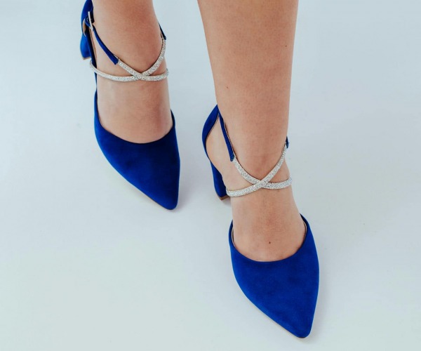 Kolor szpilek na studniówkę – elegancja i styl